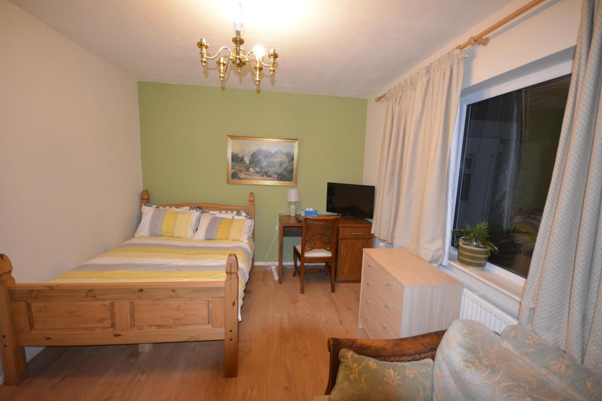 Double Bedroom With View To The Garden Оксфорд Экстерьер фото